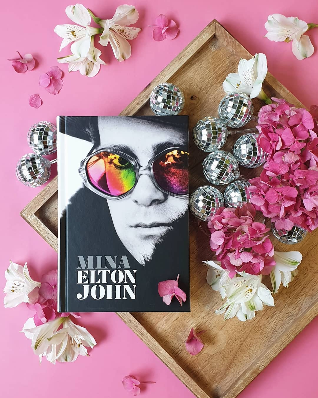 MINA. ELTON JOHN