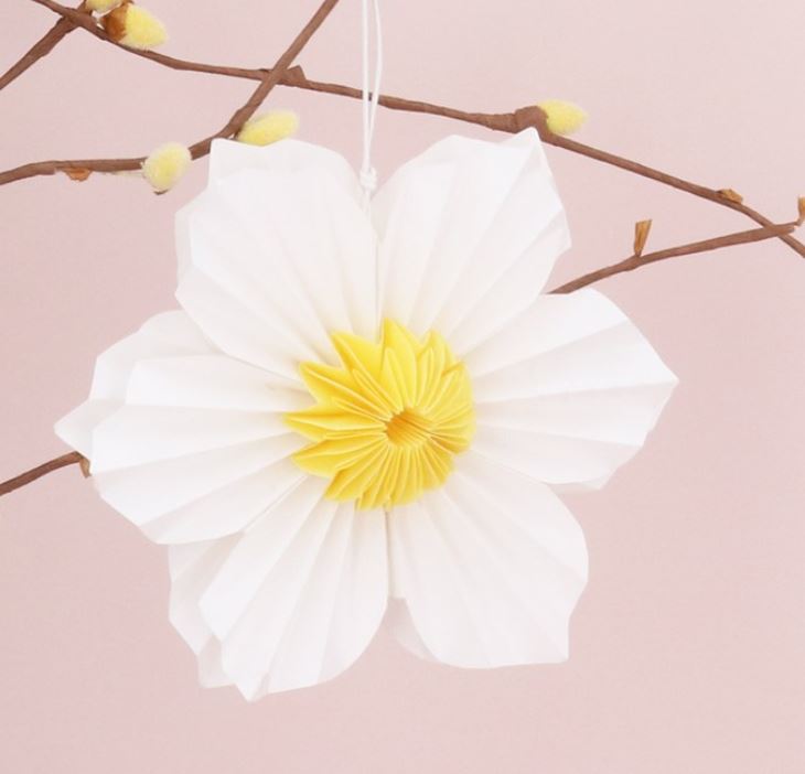 Rippuv kaunistus Six Petal Paper Flower, white