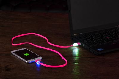 ELECTRIC JELLY: VALGUSTUSEGA ROOSA USB LAADIMISJUHE