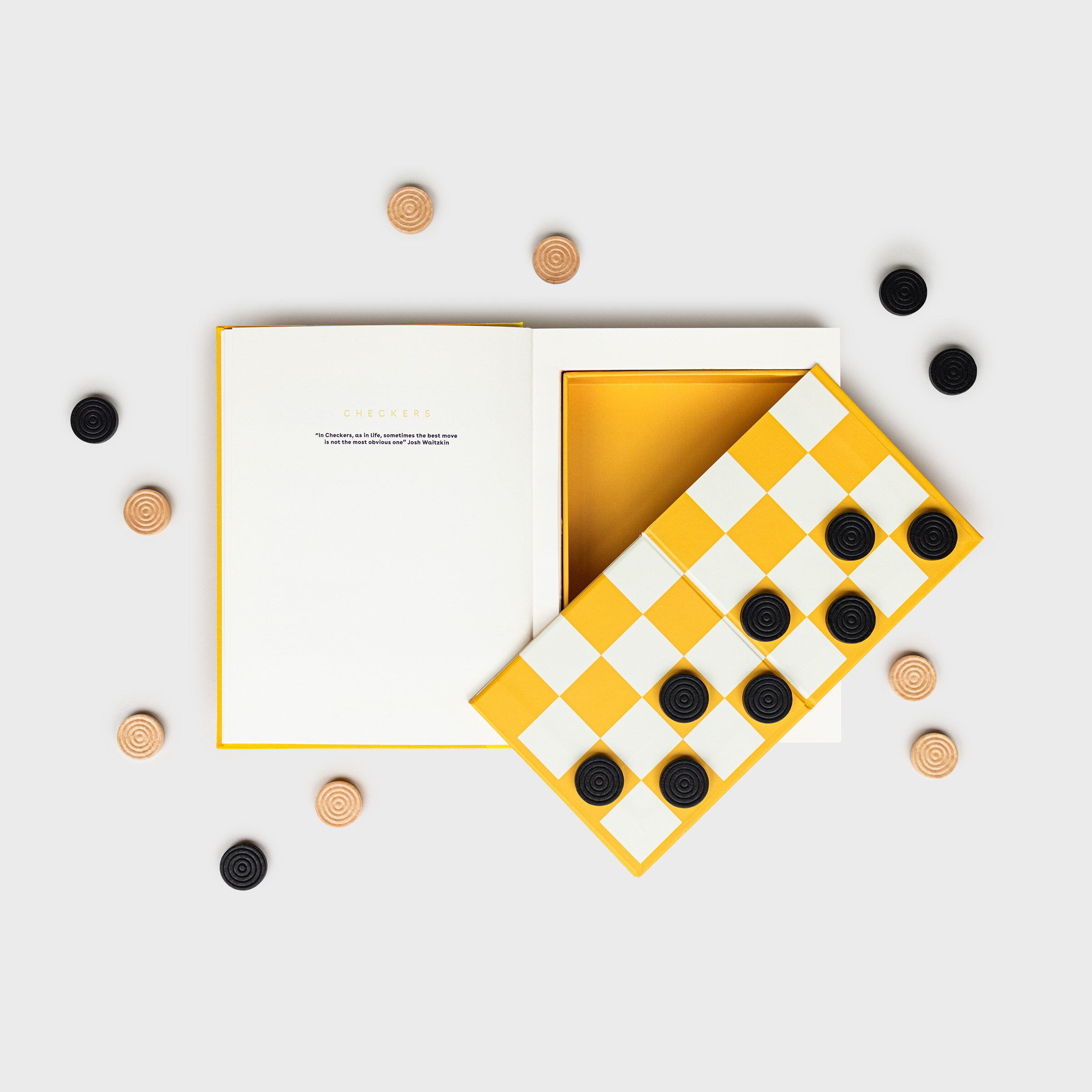 Lauamäng Checkers in a Book