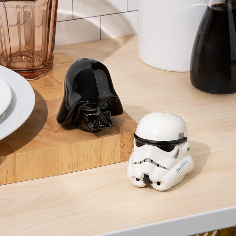 Pipra- ja soolatoos Darth Vader and Stormtrooper