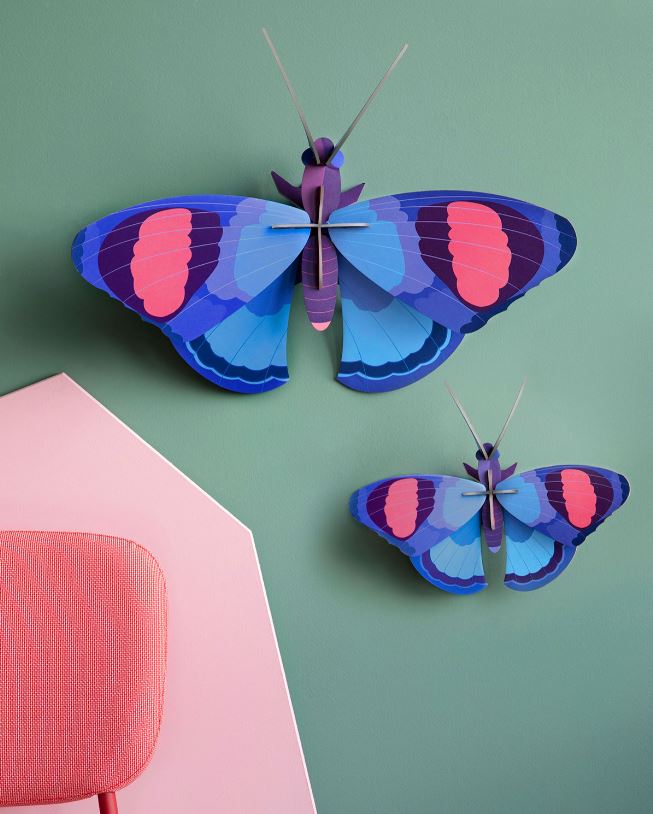Seinakaunistused Deluxe, Peacock Butterflies