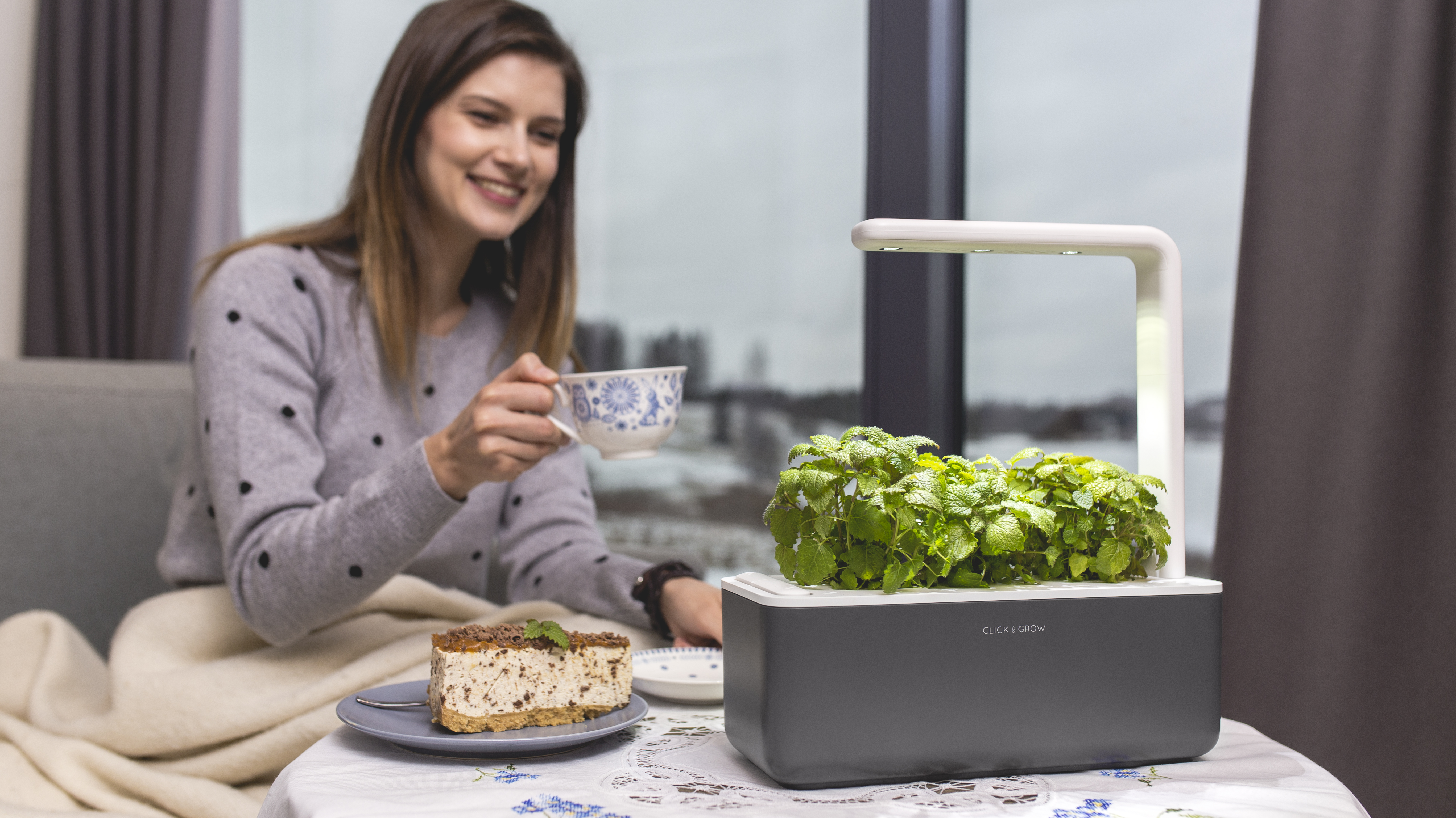 CLICK & GROW: SMART GARDEN 3, HALL, UNI