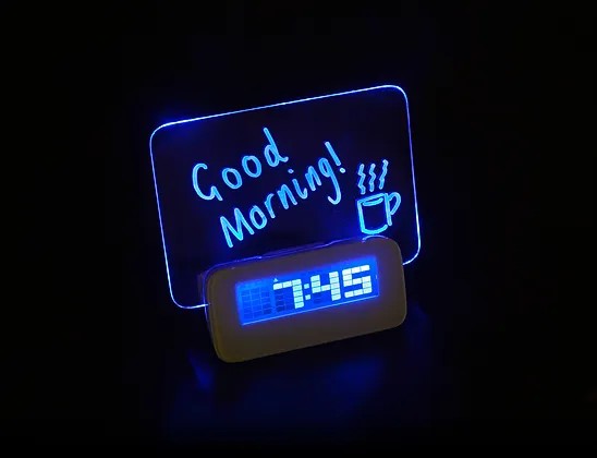Lauakell Satzuma Memo Clock, helendava märkmetahvliga