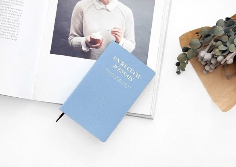 Iconic Märkmik Essay Book V.6, Serenity Blue
