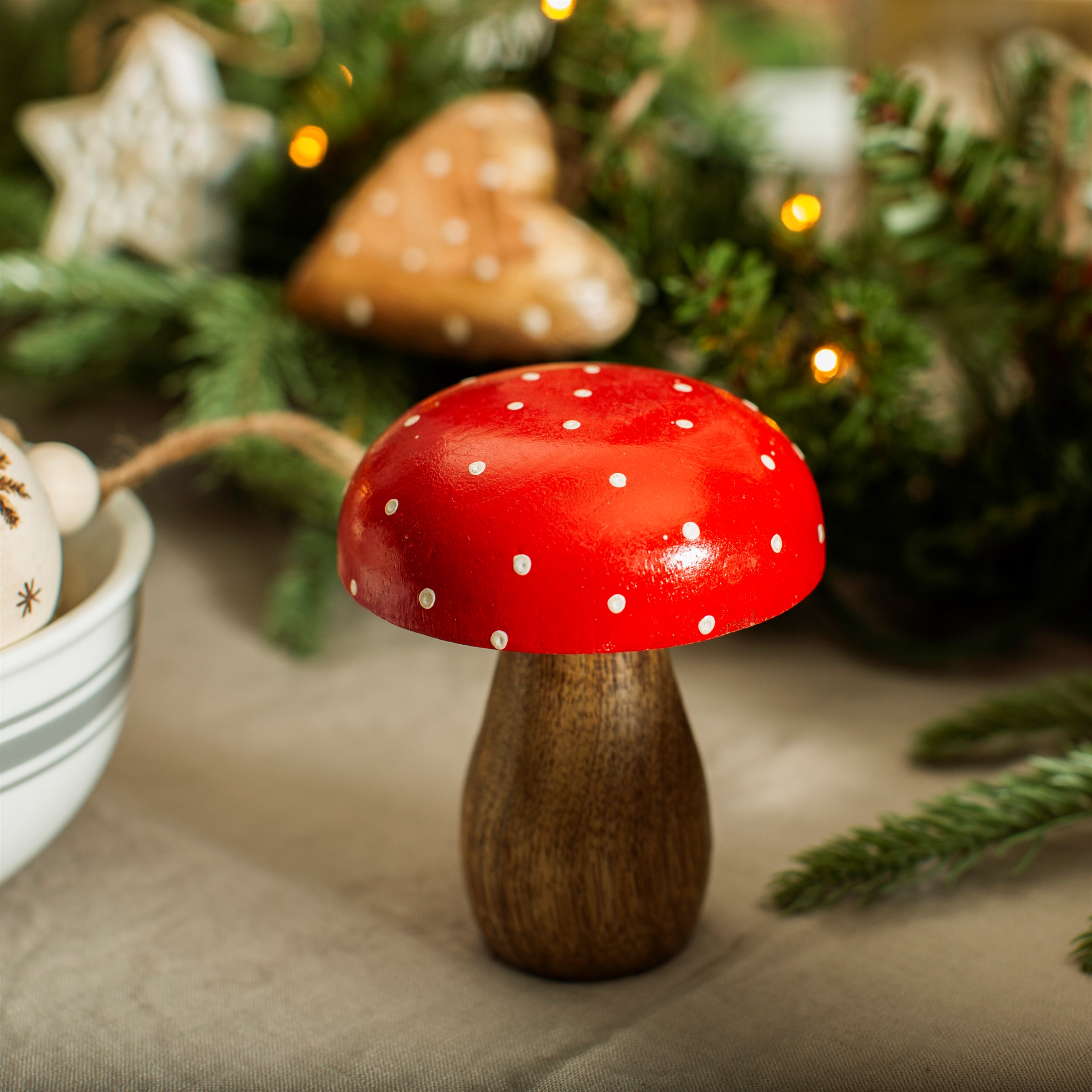 DEKORATSIOON RED & WHITE WOODEN MUSHROOM, MANGO WOOD