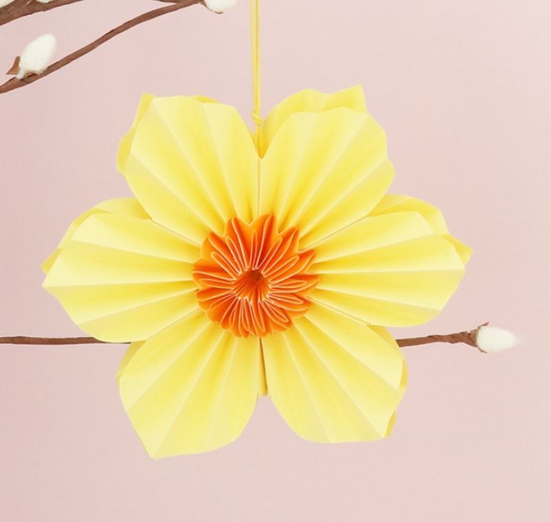 Rippuv kaunistus Six Petal Paper Flower, yellow
