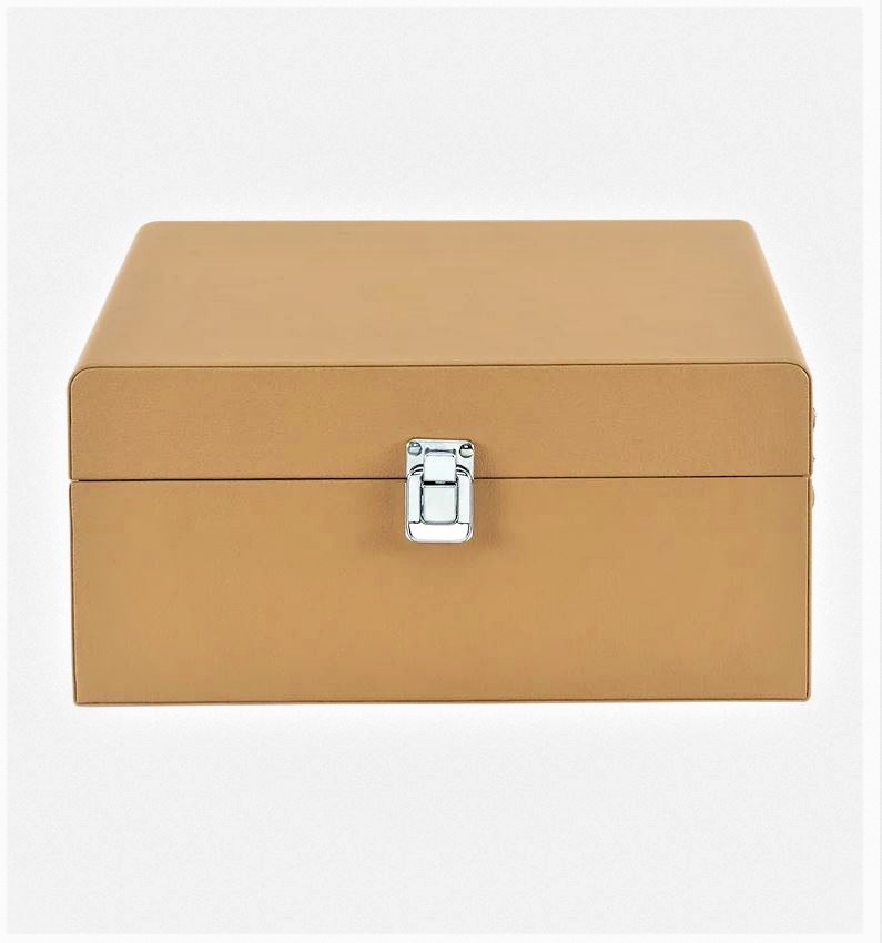 Crosley vinüülplaadimängija Voyager, Tan